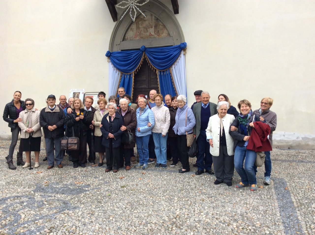 Anziani lecchesi in visita al Santuario del Lavello con Linee Lecco