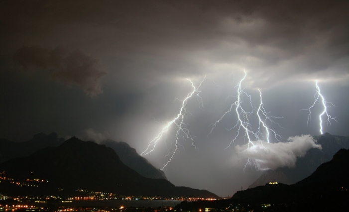 Nuova ondata di maltempo, temperature sotto media e neve sulle Alpi