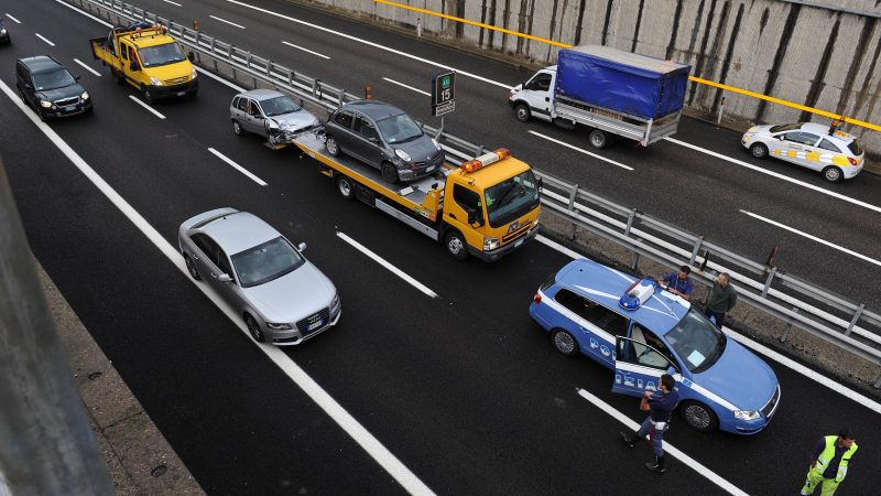 Incidente in tangenziale est: lunghe code anche nel meratese