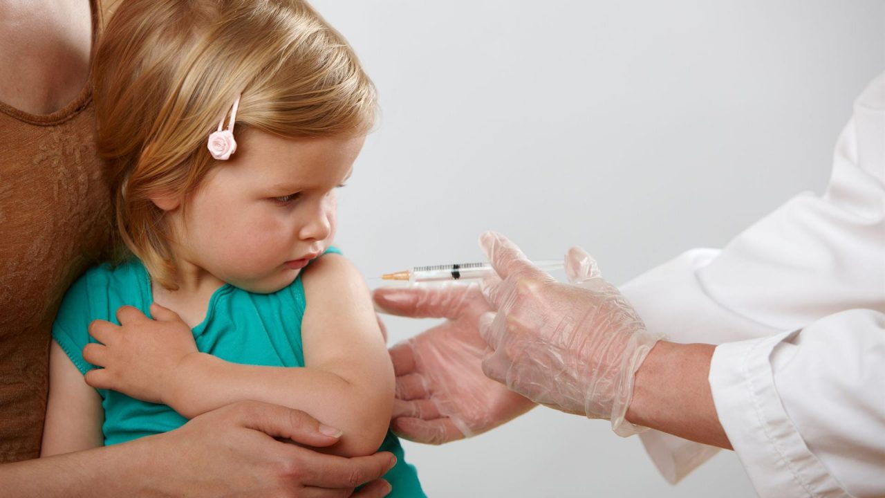 Vaccini scuola | In Lombardia sono ancora 25mila gli inadempienti