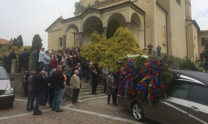 In tantissimi al funerale di Stefano Casati