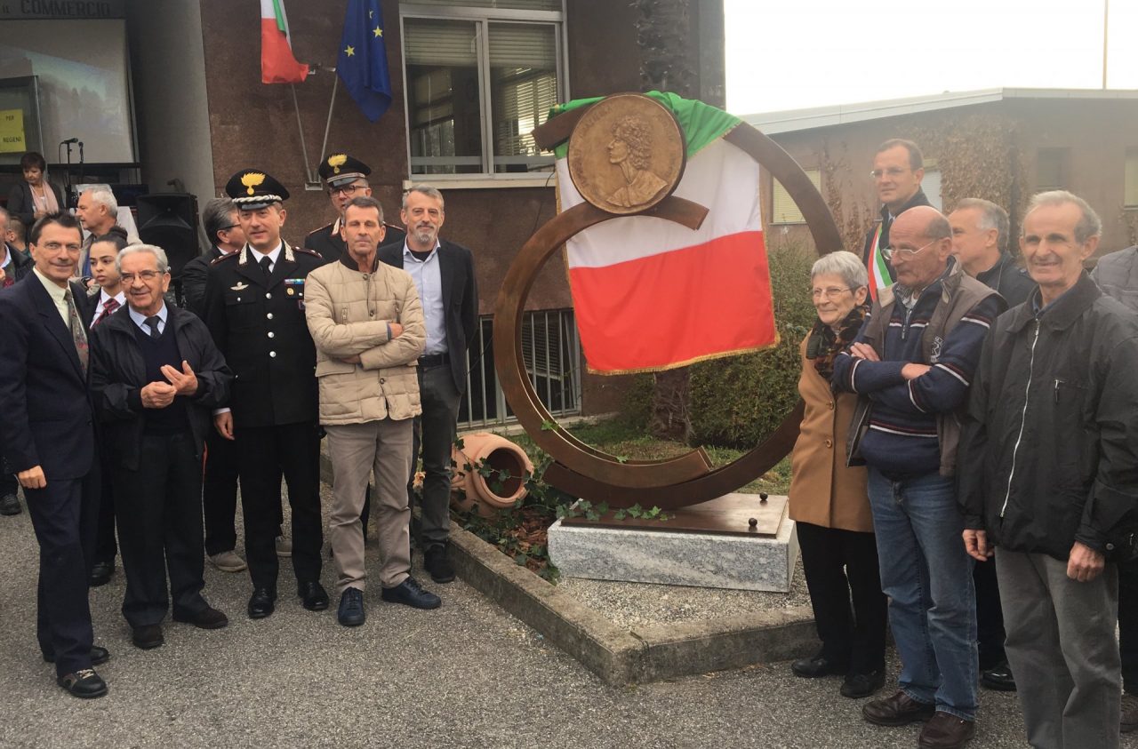 Inaugurata la statua in onore di Graziella Fumagalli