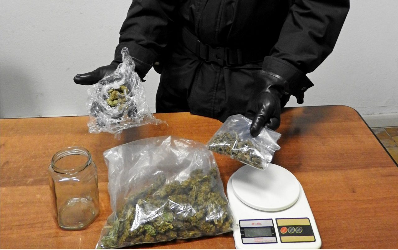 Droga in città arrestato un 21enne
