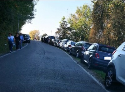 Sosta selvaggia a Montevecchia, il sindaco ha la soluzione