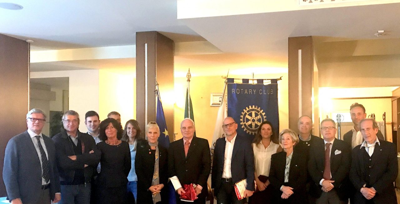 Acceso dibattito sui vaccini al Rotary Club Lecco Manzoni