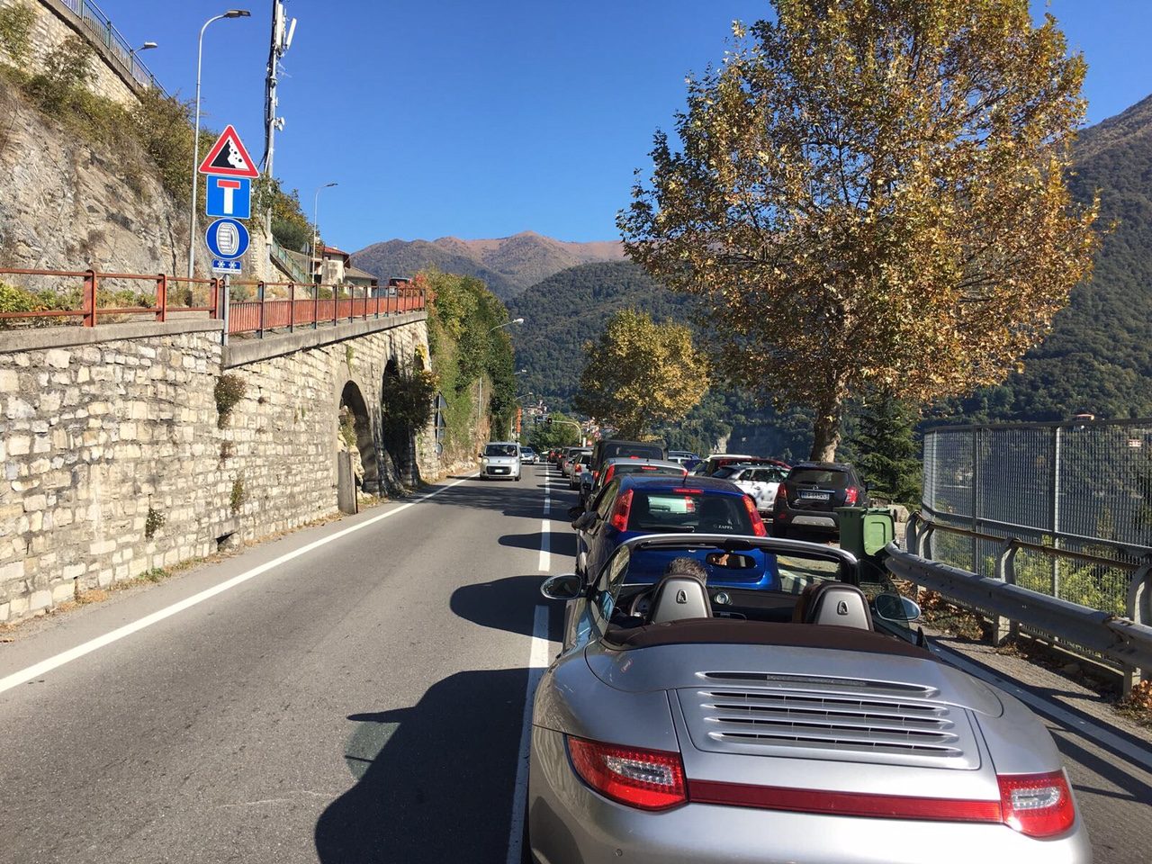 Limitazioni al traffico per i veicoli commerciali sulla Statale Regina