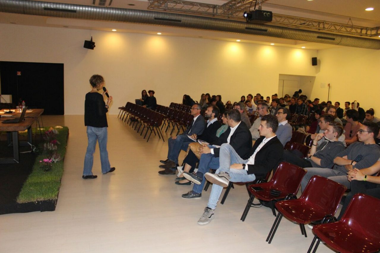 Studenti di Villa Greppi protagonisti in un convegno FOTO