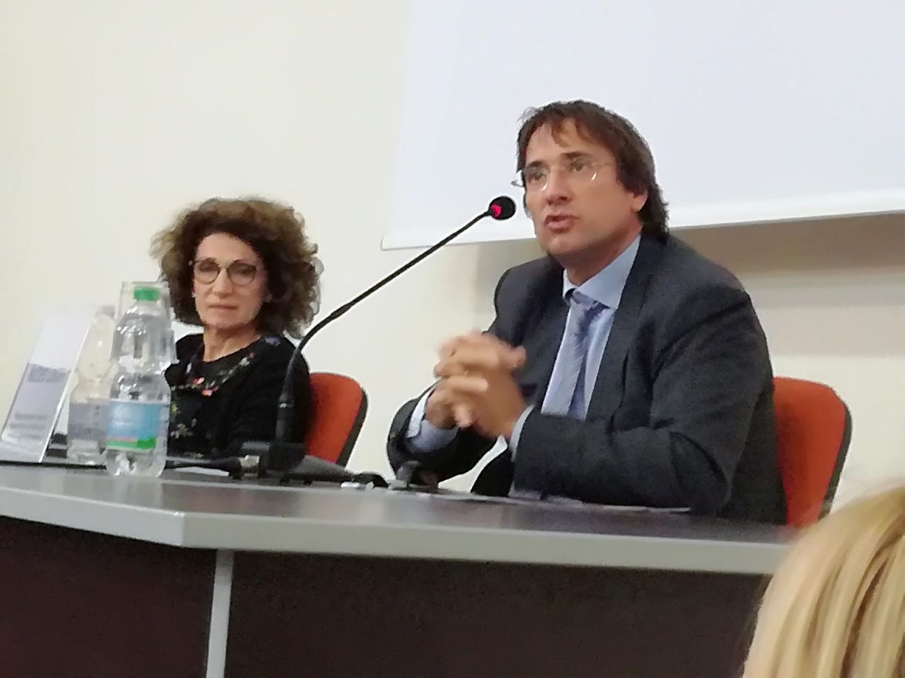 Adolescenti fragili e delusi, ecco come aiutarli a diventare adulti