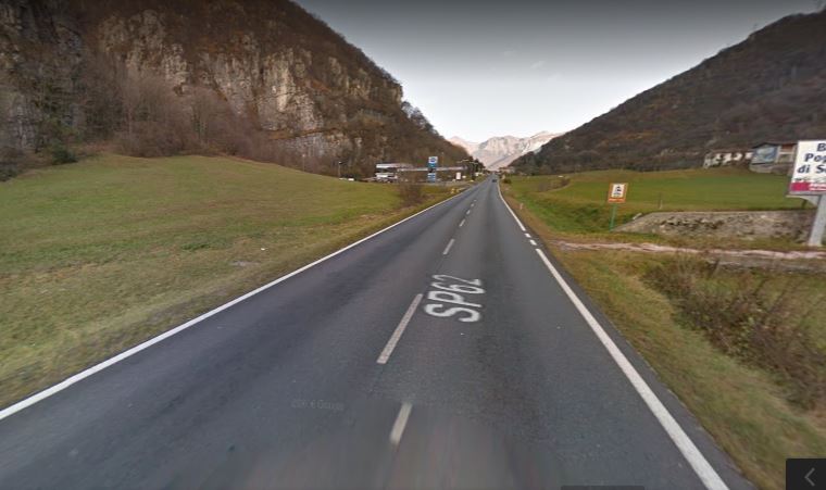 Incidente a Ballabio auto fuori strada