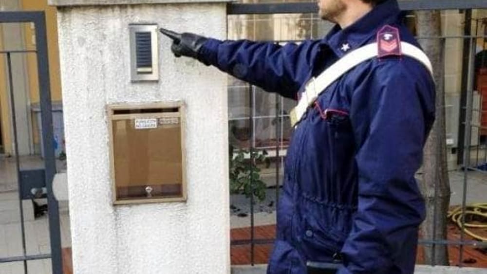 Torna in azione il finto carabiniere che truffa gli anziani