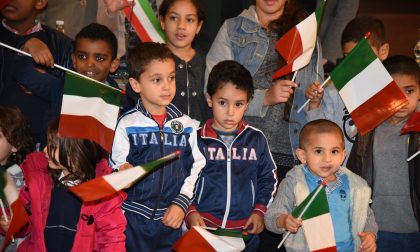 Cittadinanza civica ai bimbi stranieri a Lecco: domande entro domani