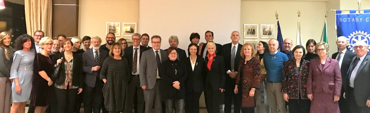 Le nuove frontiere dell’oncologia al Rotary Club Lecco Manzoni