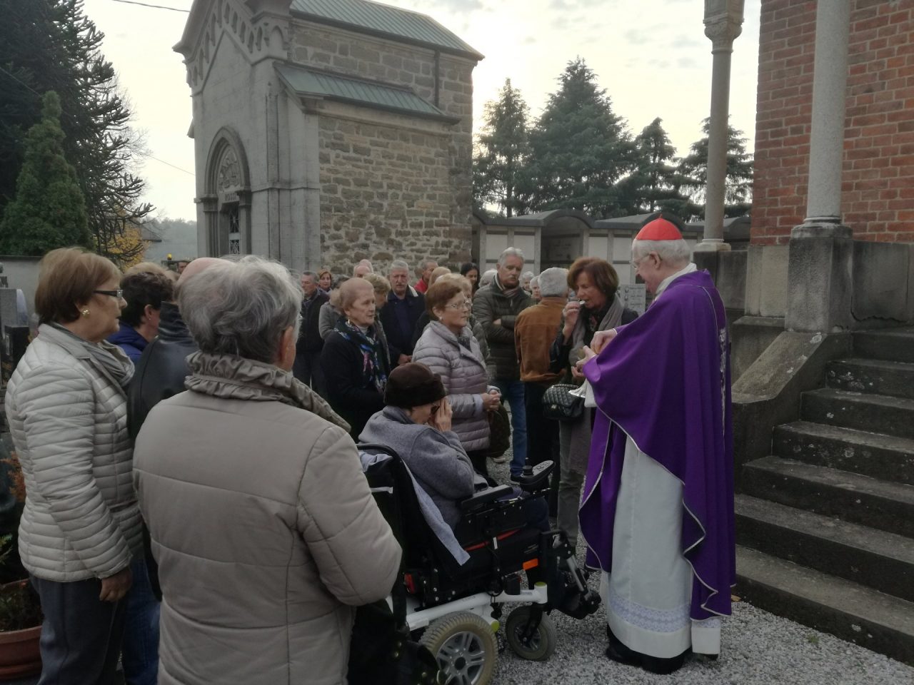 Il cardinale Scola: “Vivo come un parroco” FOTO