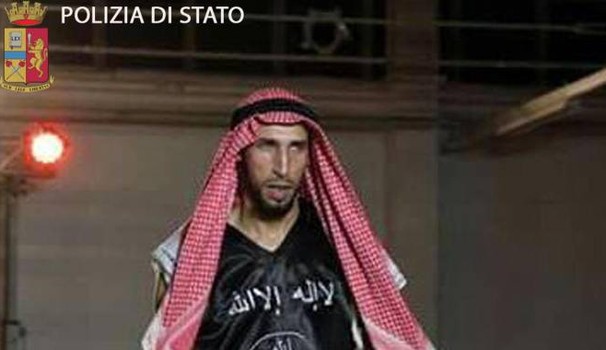 Espulsa da Lecco la moglie del pugile dell’Isis condannato per terrorismo