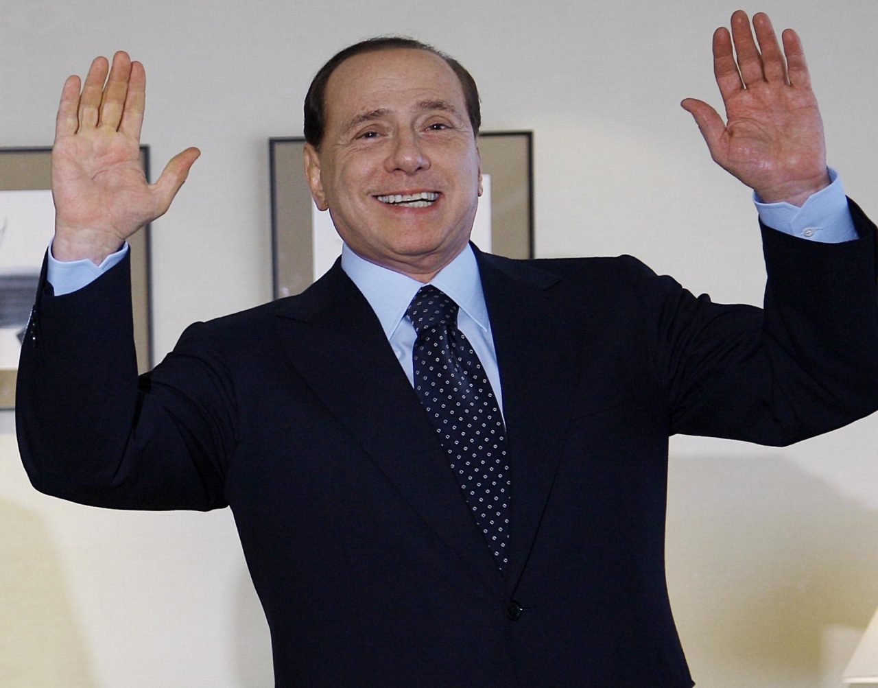 A Silvio Berlusconi vogliono dare le chiavi di Casatenovo