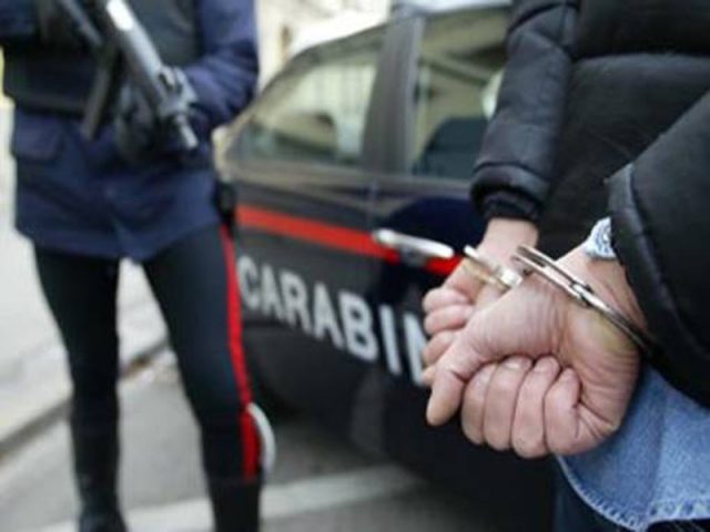 Arrestato per atti sessuali con minorenne