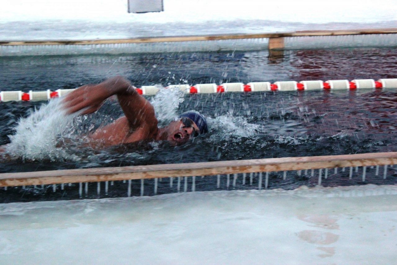 Nuoto invernale, Chiarino nelle acque gelide della Siberia