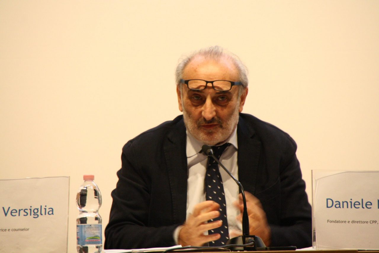 Daniele Novara presenta il suo modo di fare scuola