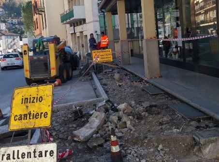 A Maggianico e via Ugo Foscolo  la collaborazione tra pubblico e privato continua