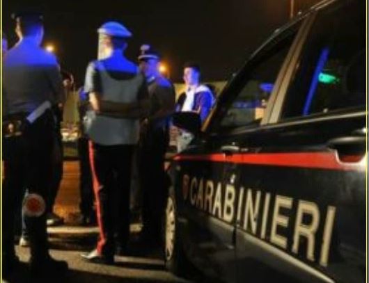 Minorenne picchiato e rapinato fuori dall’Orsa