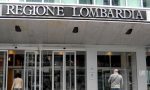 Donna si lancia nel vuoto da Palazzo Lombardia