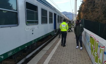 Giovane accoltellato sul treno da Lecco a Sondrio