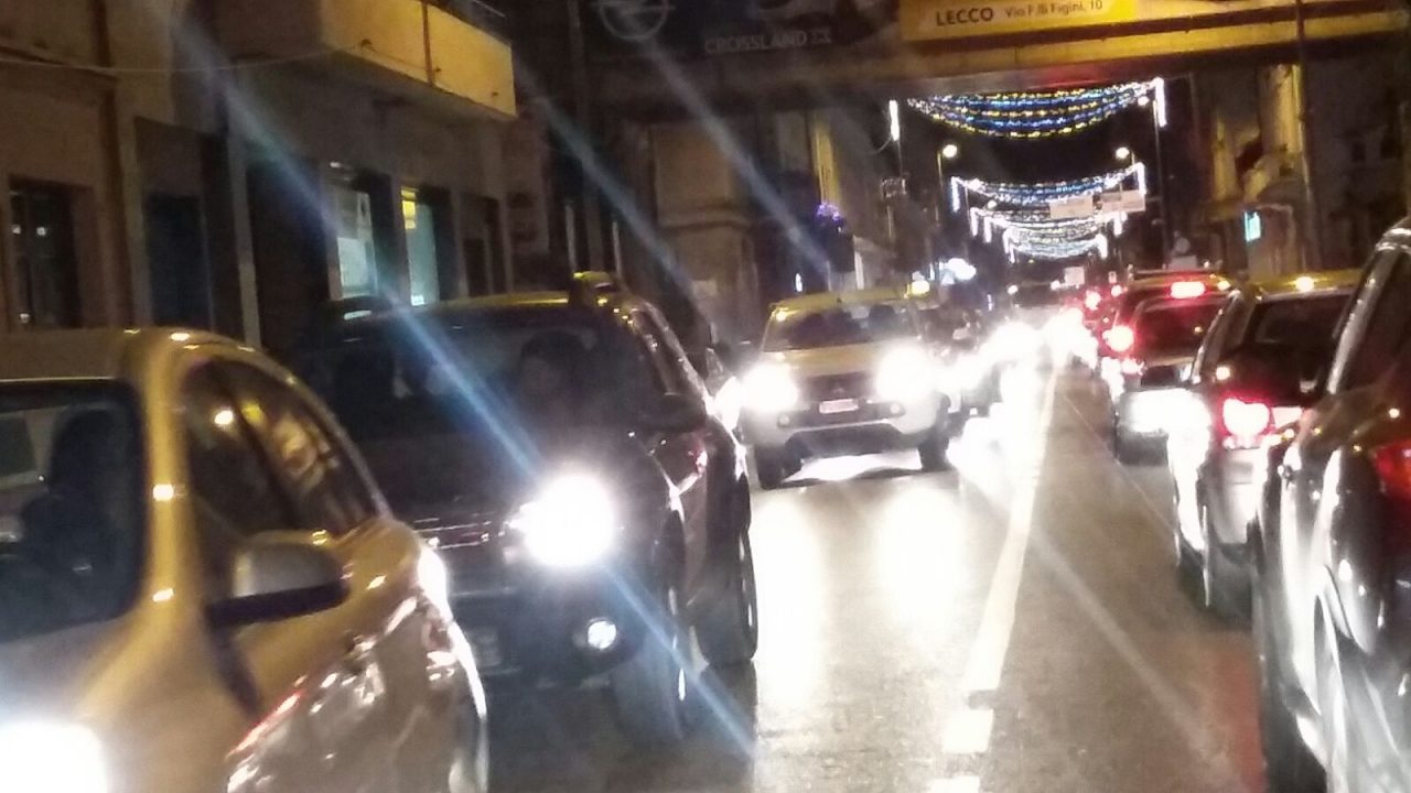 Lecco bloccata, traffico in tilt