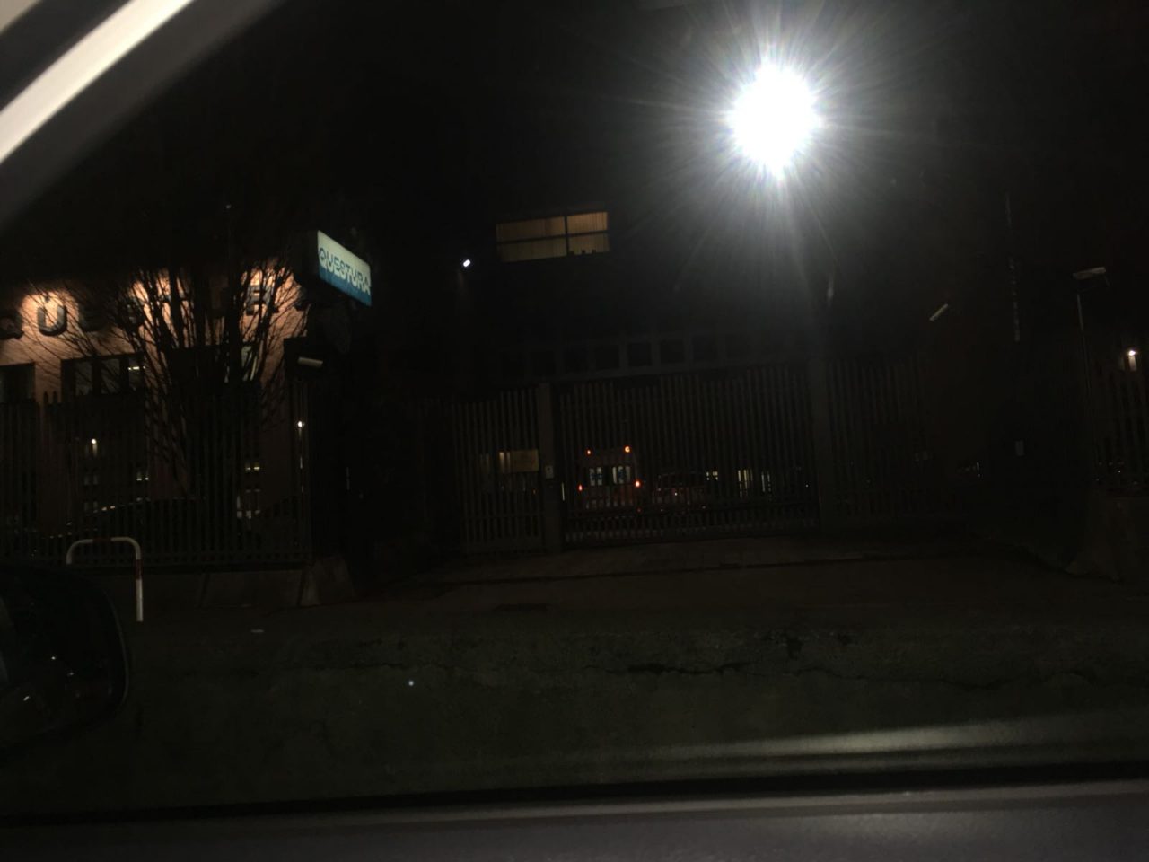 Tragedia a Lecco poliziotto si toglie la vita in Questura