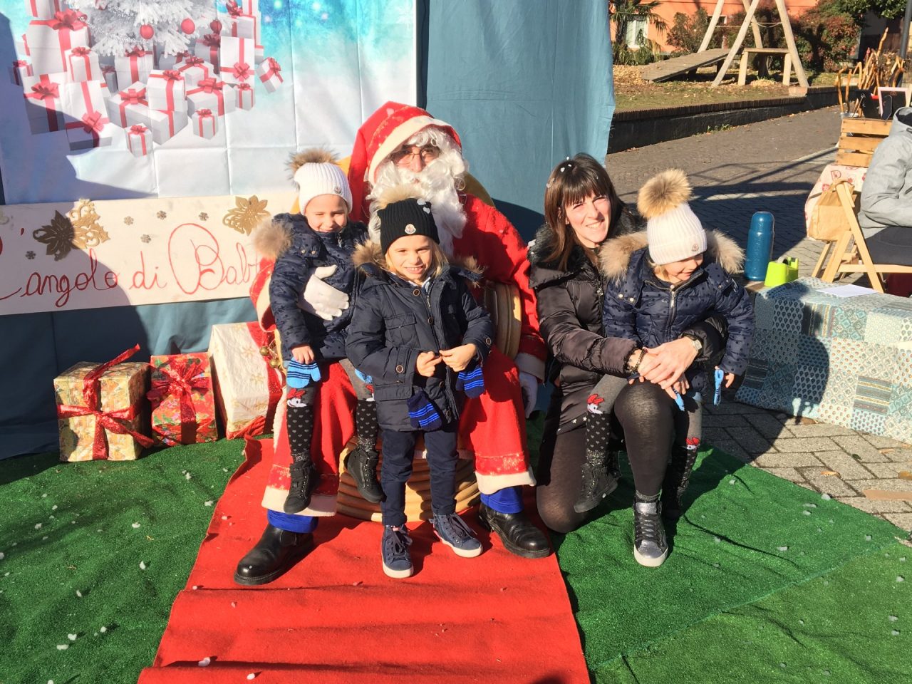 Mercatini Natale in piazza a Barzanò