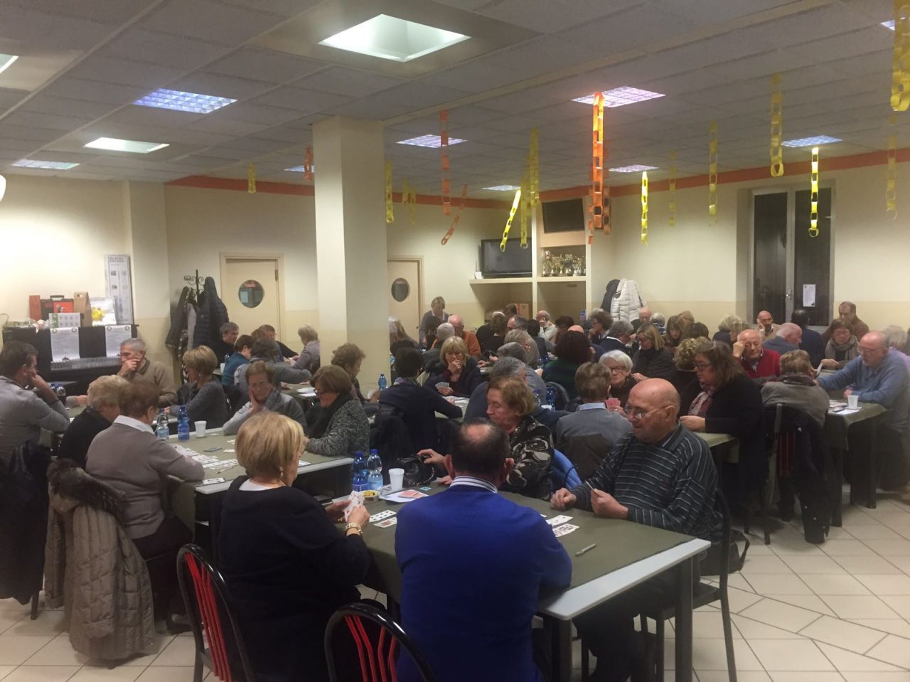 Successo del burraco in oratorio a Civate