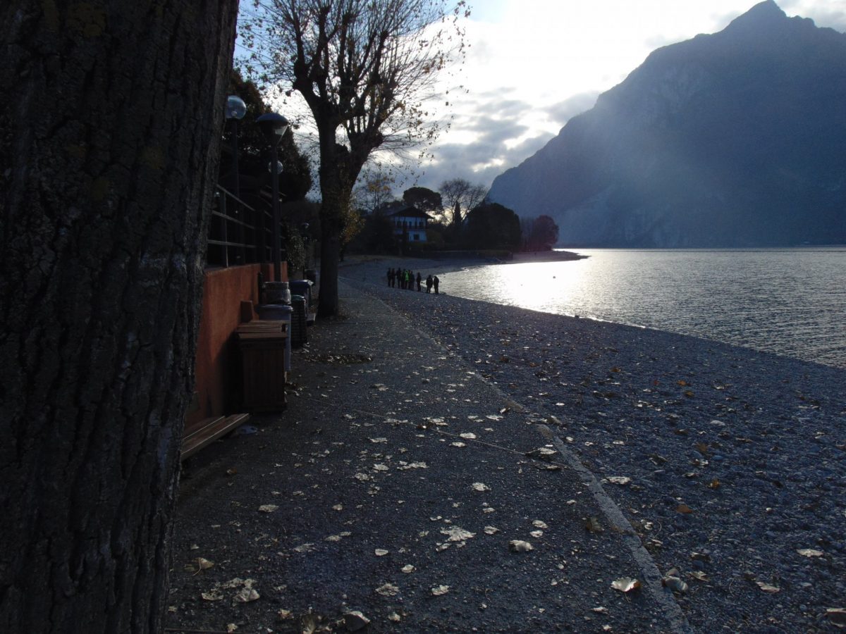Trovato un cadavere nel lago ad Abbadia, è una donna