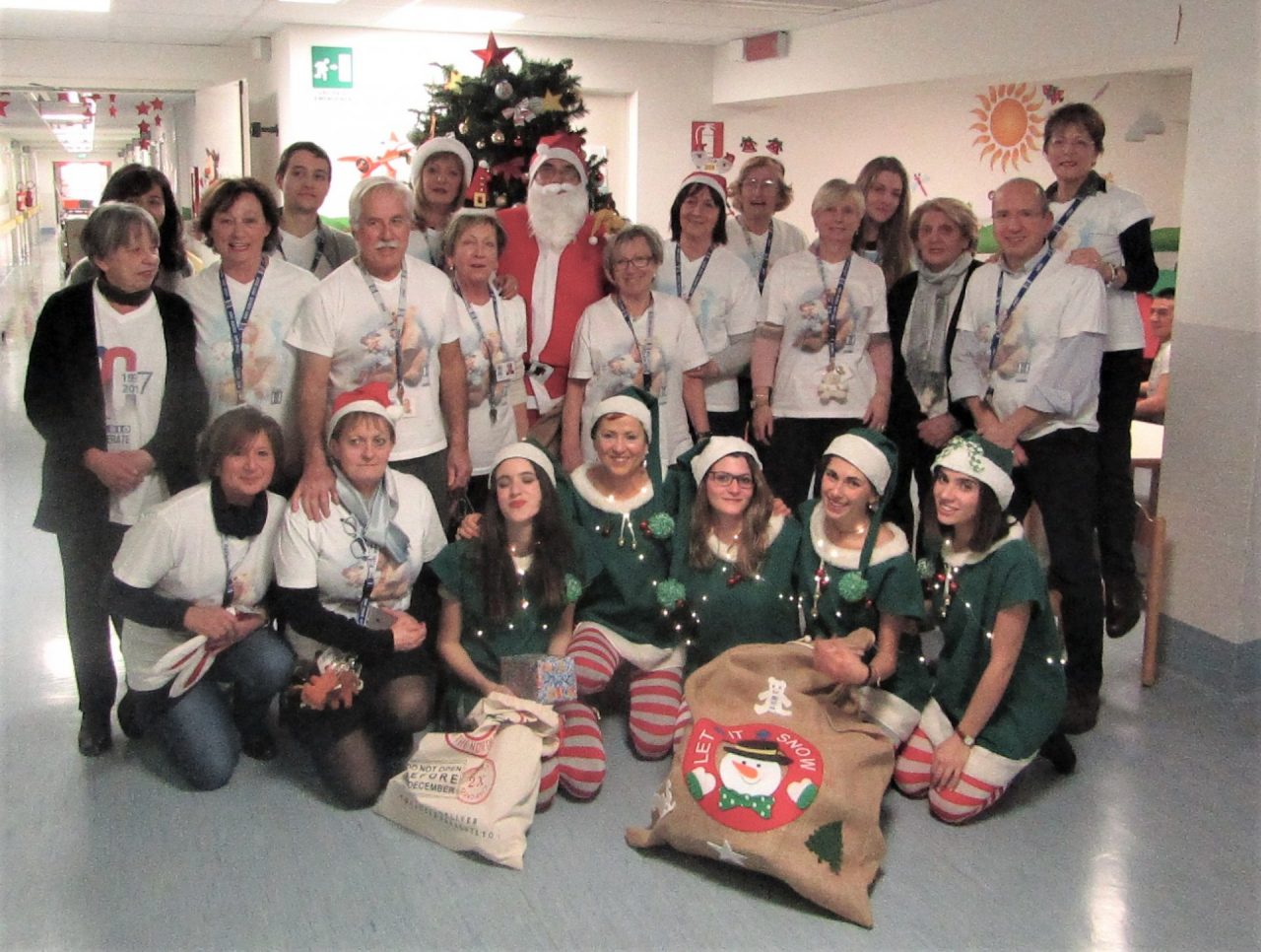Babbo Natale  in pediatria grazie ad Abio Merate VIDEO