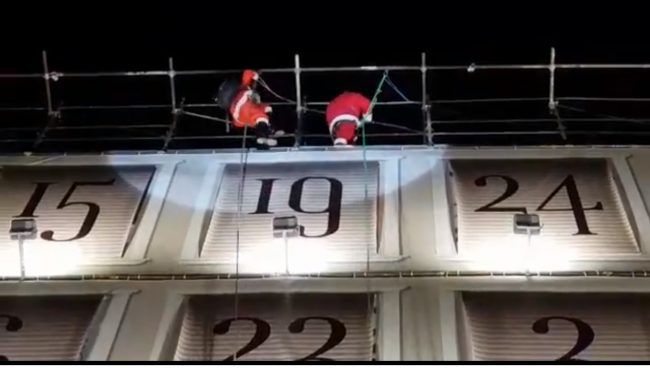 Mega calendario dell’Avvento realizzato da Velasco Vitali, che spettacolo VIDEO