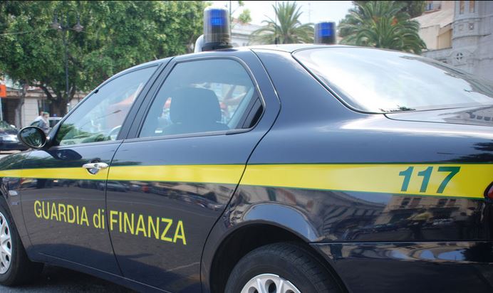 Bimbi a lezione di legalità con la Guardia di Finanza di Lecco