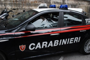 Rinvenuto un cadavere in spiaggia: indagini in corso