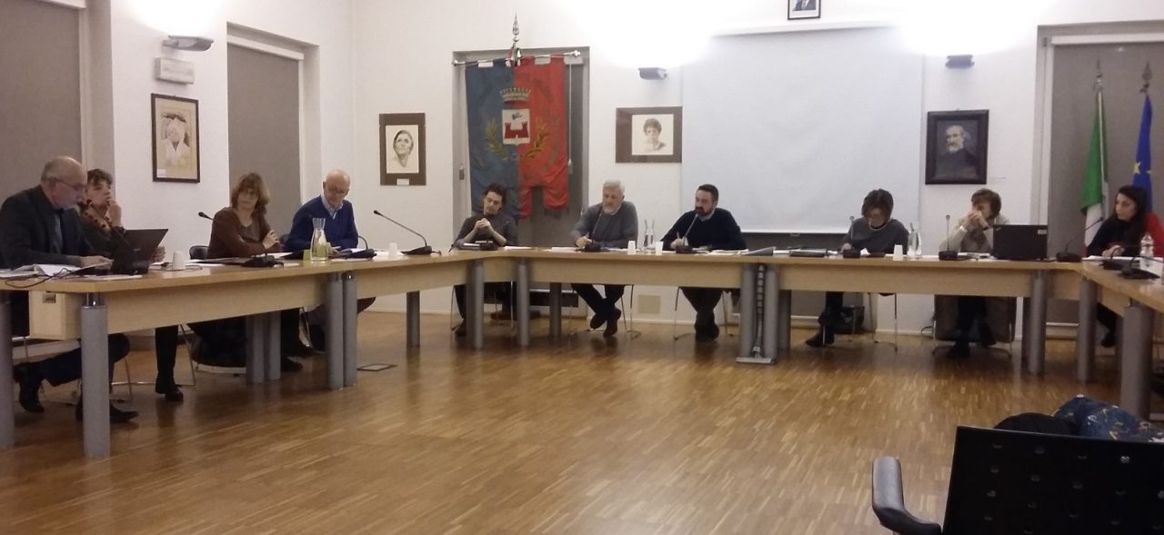 Casa Pound, il banchetto infiamma il consiglio