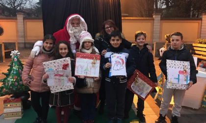 Babbo Natale premia i bimbi di Terno d'Isola