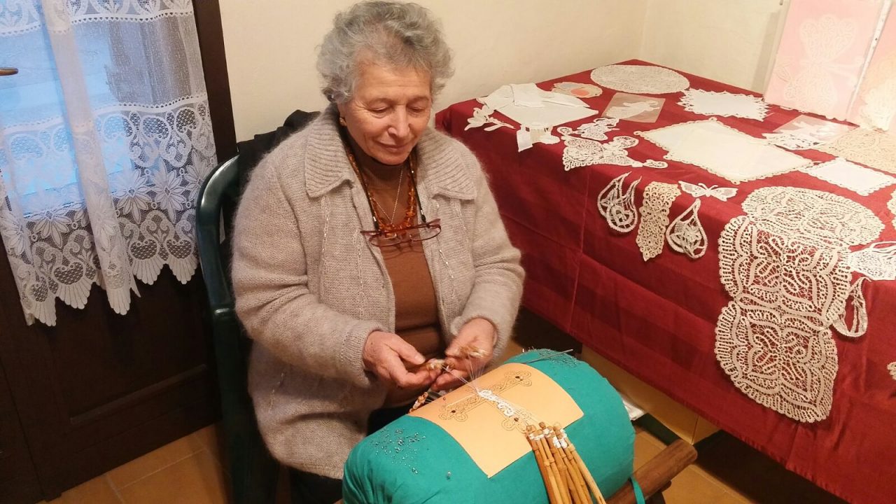 Antichi mestieri nel cuore della Brianza due donne li custodiscono