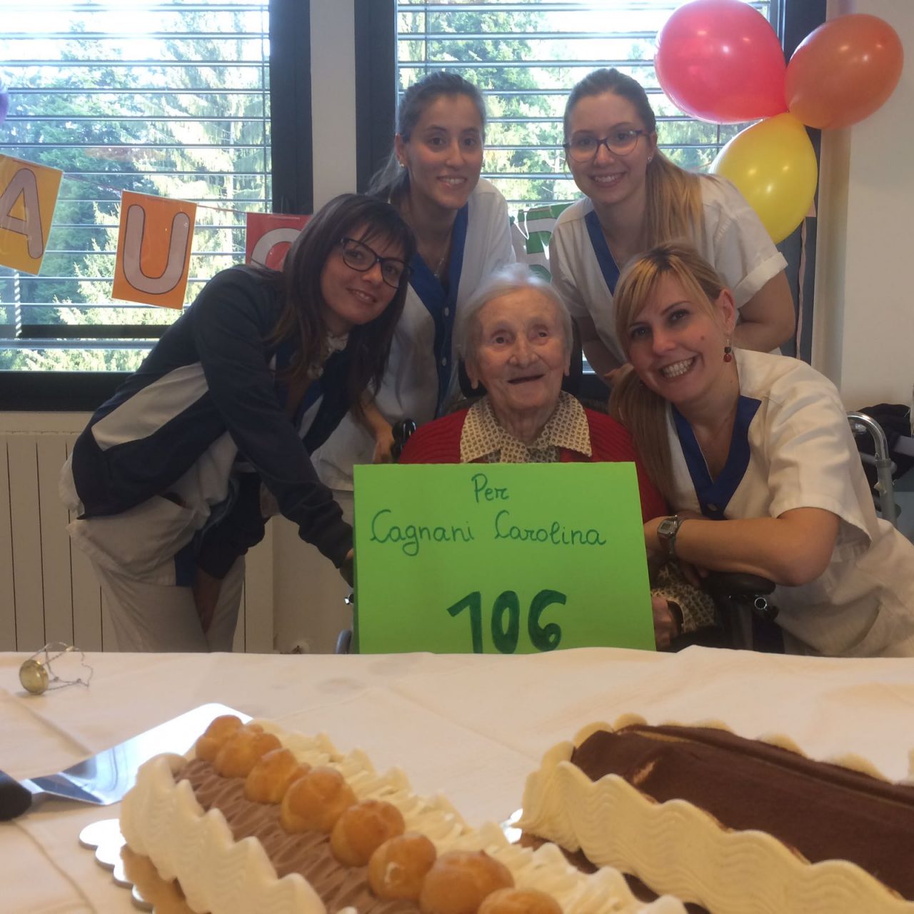 Compie 106 anni: è la più anziana del paese