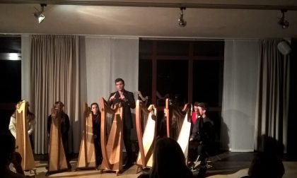 Varenna, vibrante serata con le arpe celtiche FOTO