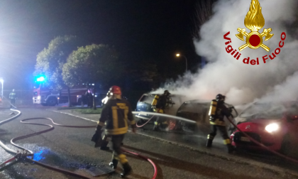 Incendio a Olginate, distrutte tre autovetture