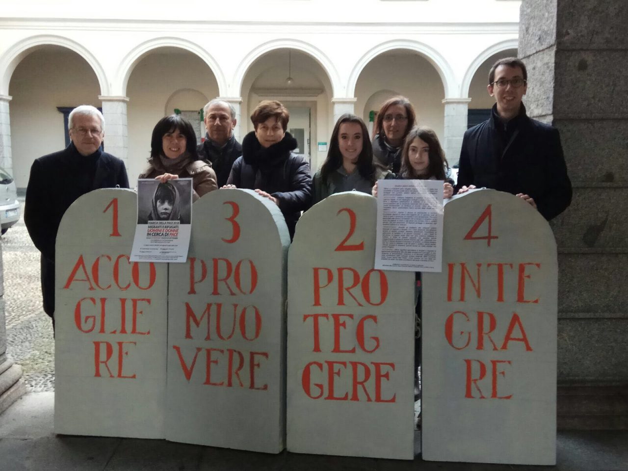 Le pietre della Marcia della Pace nel cortile del municipio di Lecco FOTO