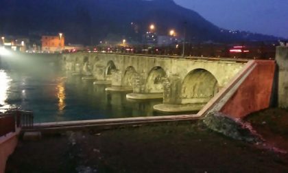 Ponte Vecchio sistemata la nuova illuminazione FOTO