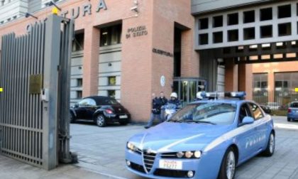 Molestava passanti e poliziotti: 36enne irregolare trasferito a Milano per essere espulso