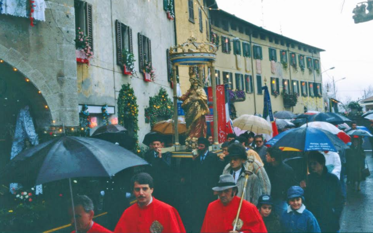 Porlezza festa Mariana paese fiorito a febbraio