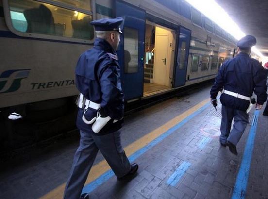 Violenza sui treni| la solidarietà al poliziotto aggredito