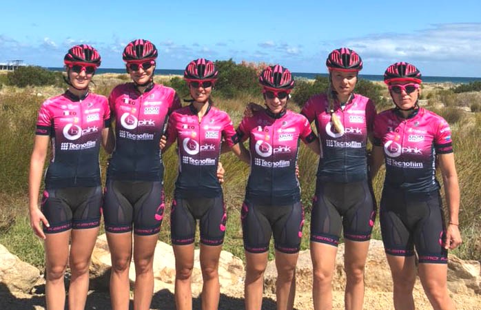 Silvia Valsecchi in gara in Australia col suo team BePink