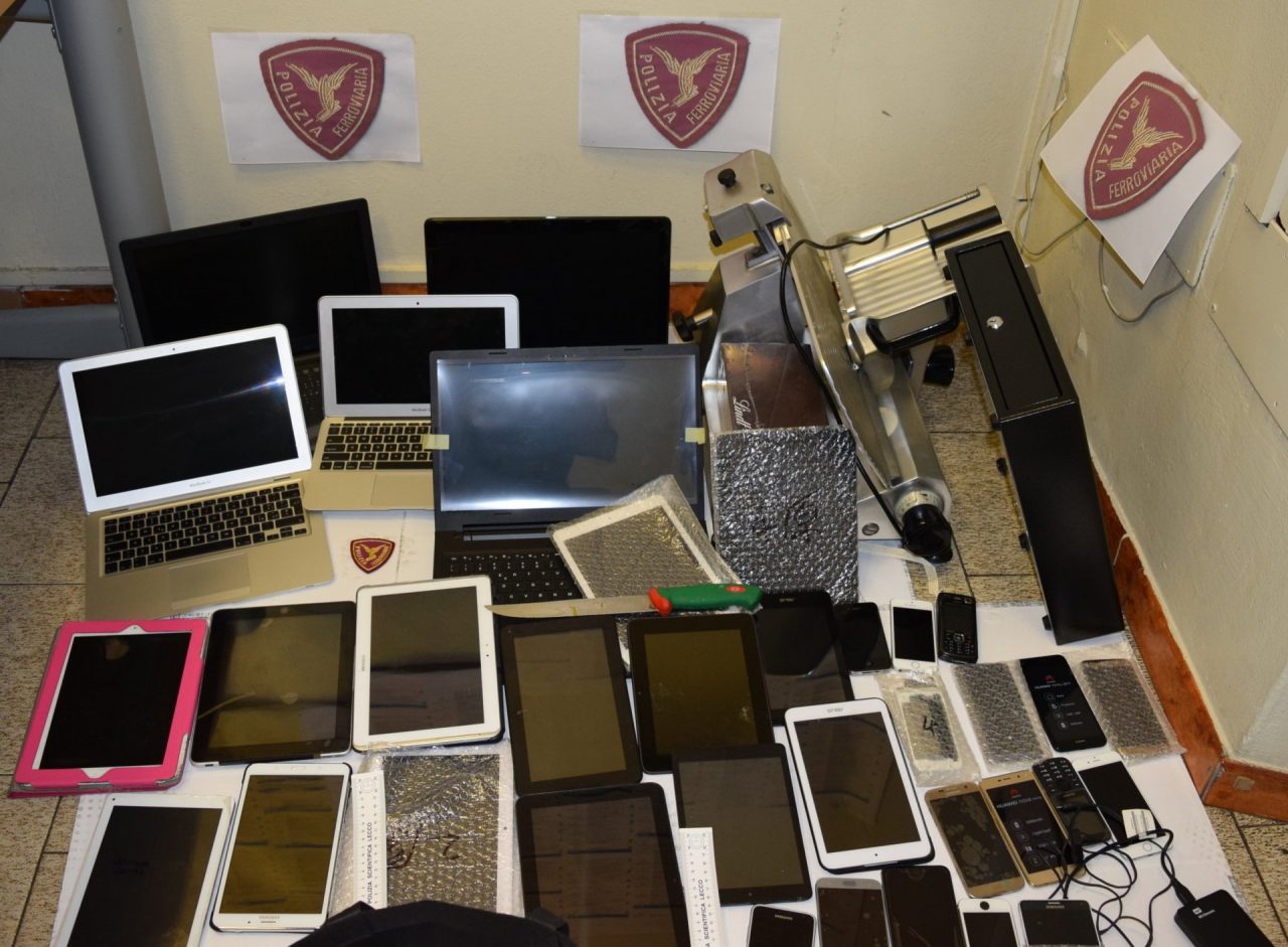 Maxi furti da 21mila euro, refurtiva trovata nei bagni della stazione di Lecco