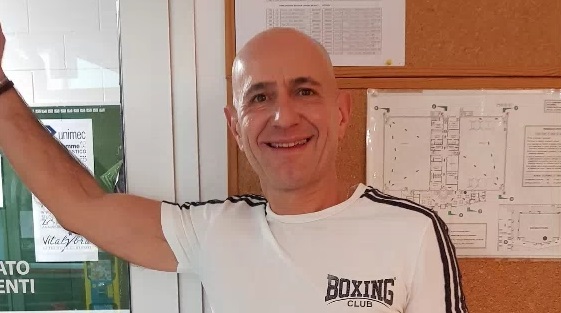Medico eroe salva una vita in palestra