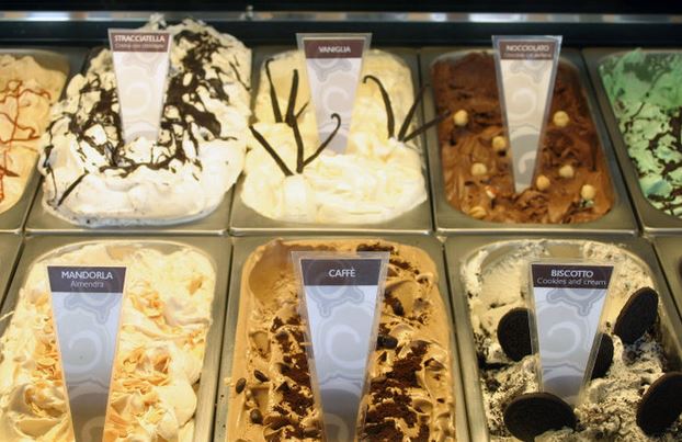 Tutti pazzi per il gelato buono e sicuro, i Gelatieri tornano sui banchi